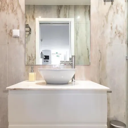 Plum Guide - Saint George's Terrace Appartamento *